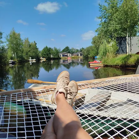 Tinyhouse Direkt Am Angeln Ruderboot Sup Sauna Und Hot Tub بيت للعطل Twist
