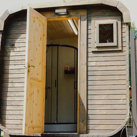 Casa vacanze Tinyhouse Direkt Am Angeln Ruderboot Sup Sauna Und Hot Tub Gg Gebuehr *